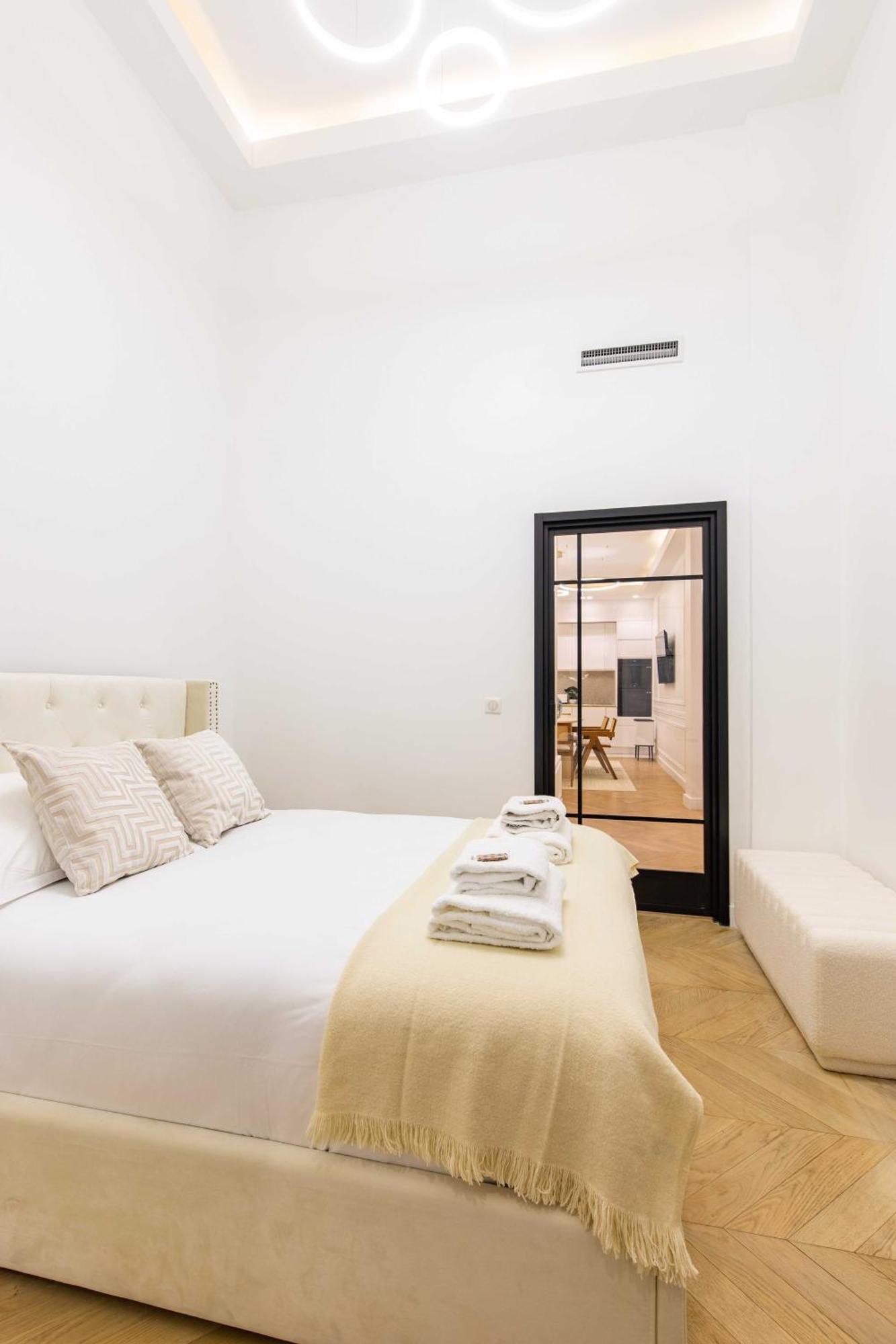 Chic House - 3br 8p - Ternes Arc De Triomphe * Parigi